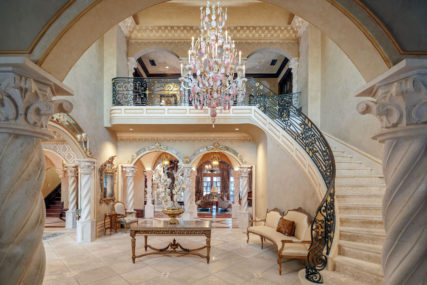 10711 Strait Lane Dallas: an incredible French manor!